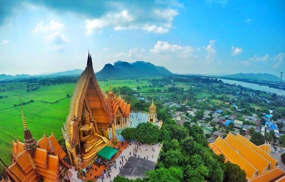 Wat Tham Suea